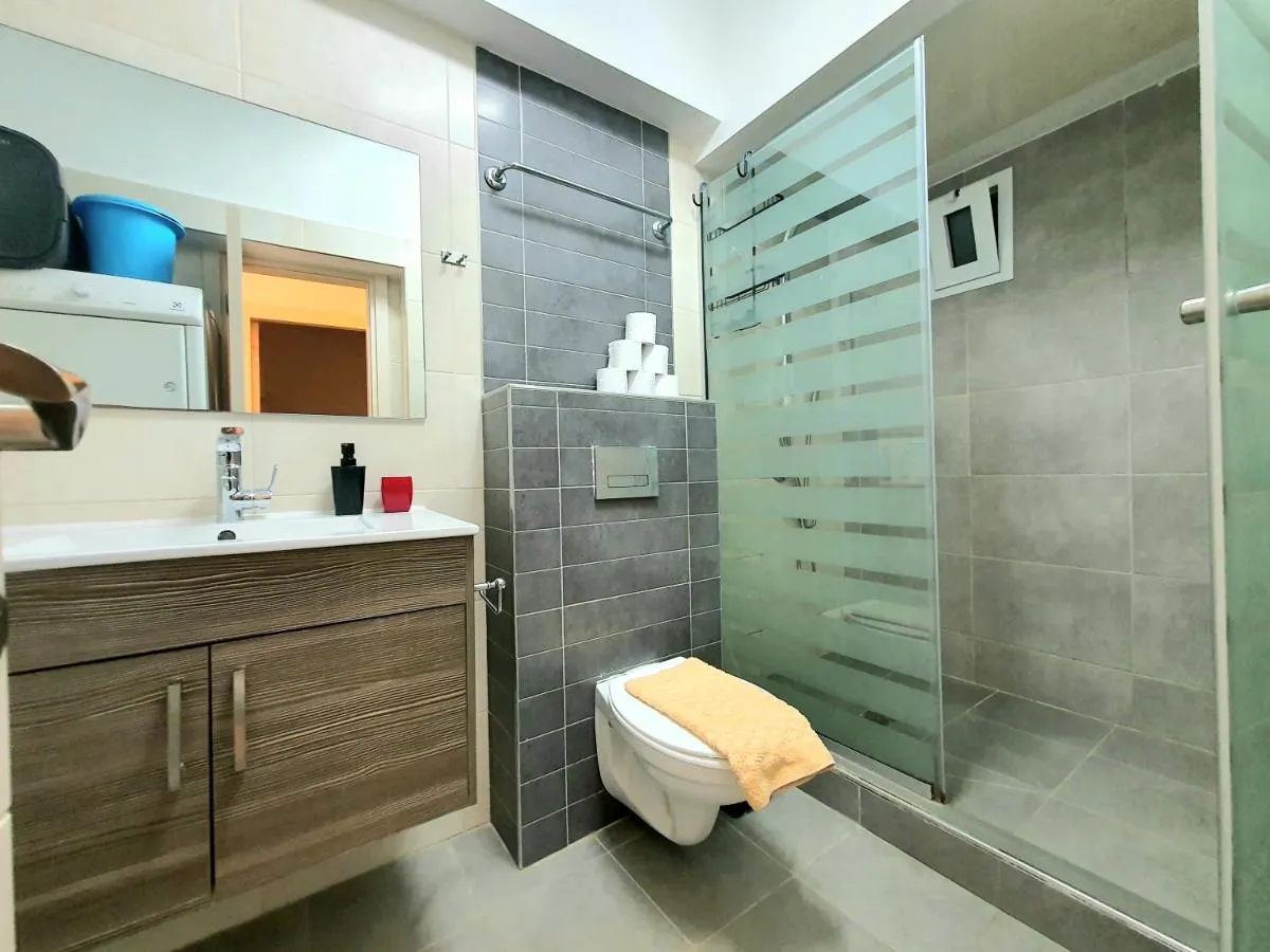 Image 2 of Barak Royal Suites 52 garden – חמש דקות מהים ומהטיילת