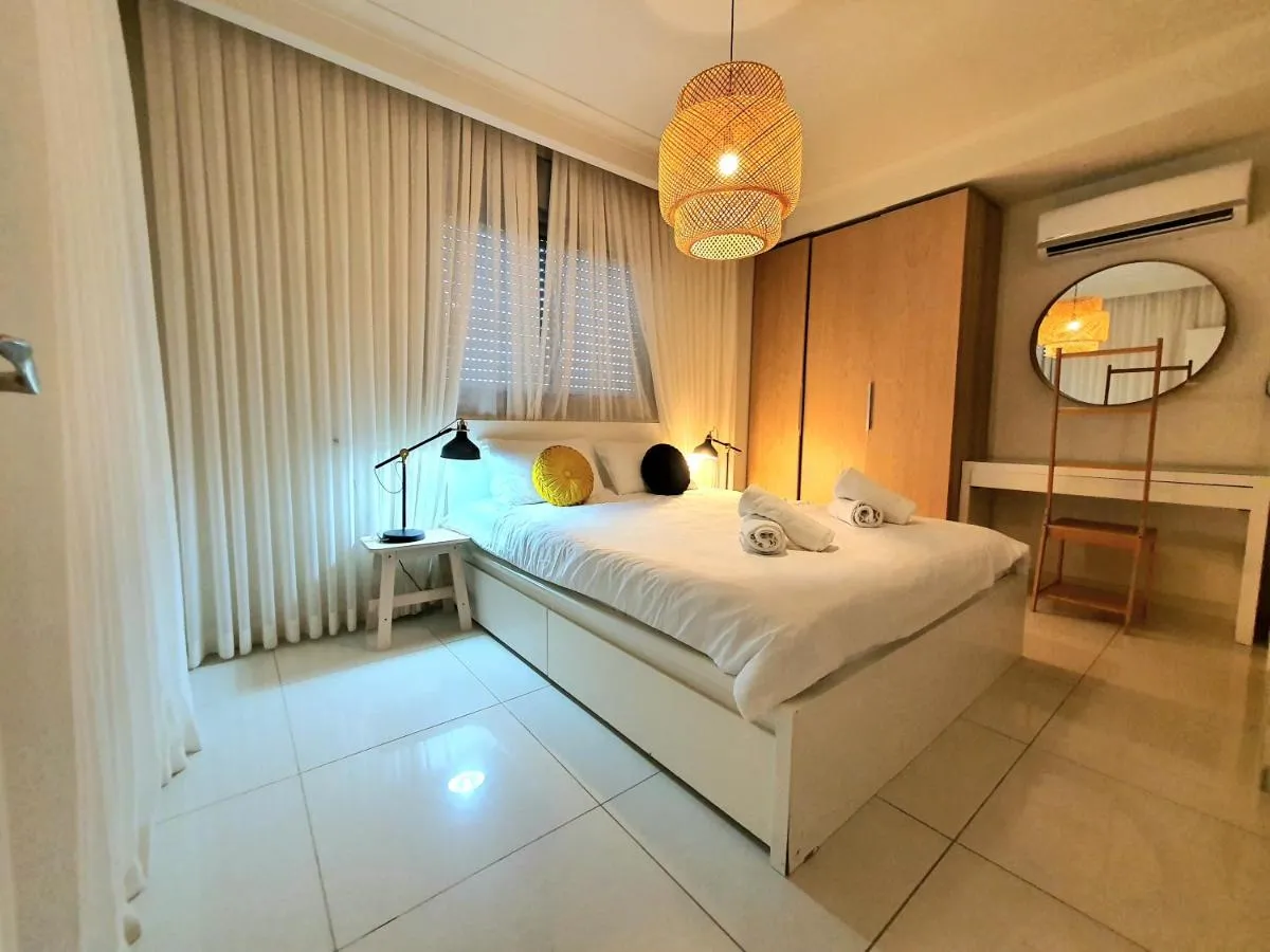 Image 1 of Barak Royal Suites VIP 8A – חמש דקות מהים ומהטיילת
