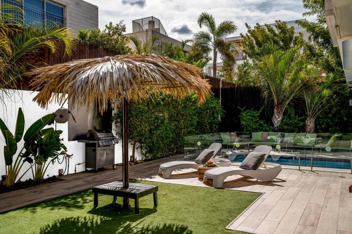 Image 2 of Country Villa – Ella Sun