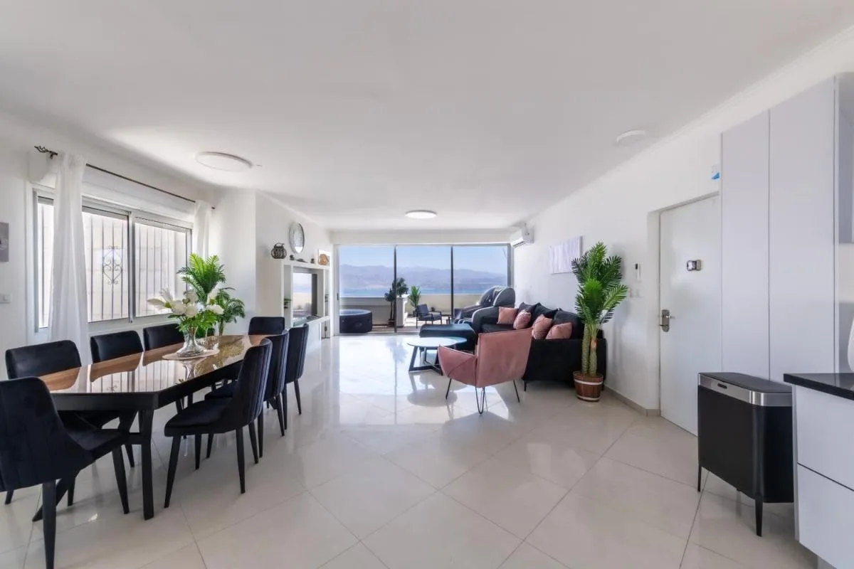 Image 3 of Desert and Sea-penthouse Full Sea view