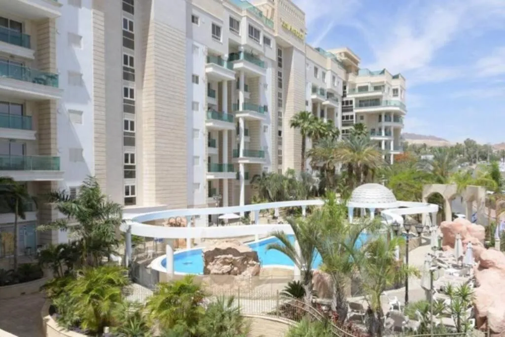 Image of Modern 2BR APT Golf Residence
