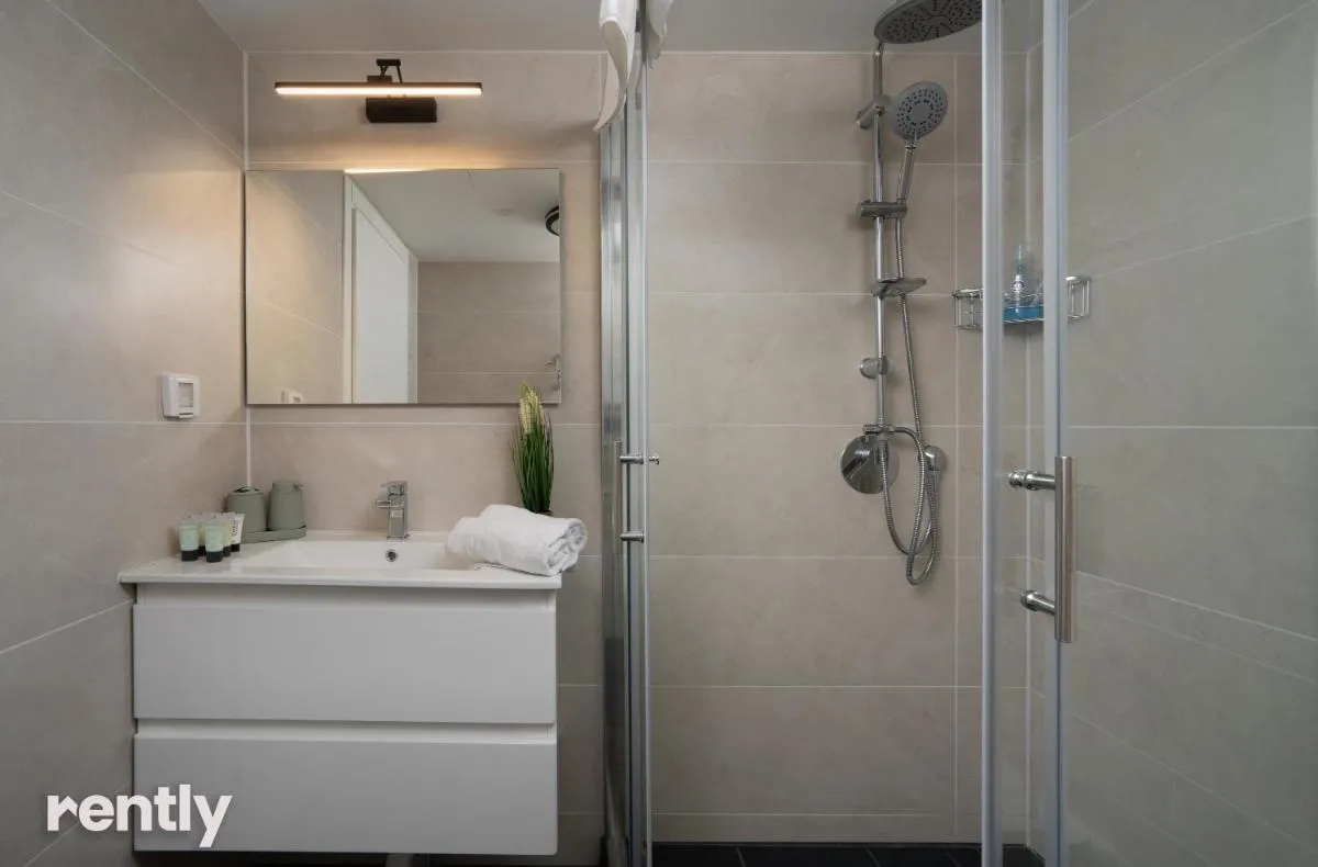 Image 2 of Sea side Daisy apartment – by Rently