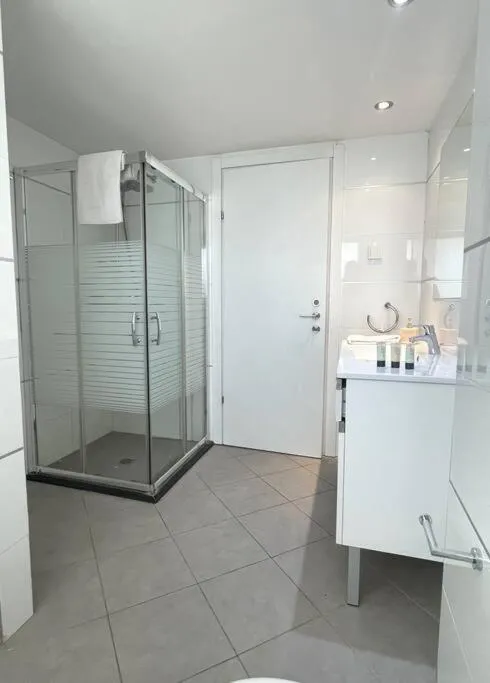 Image 3 of Sunny 3BR Apartment Golf Residence