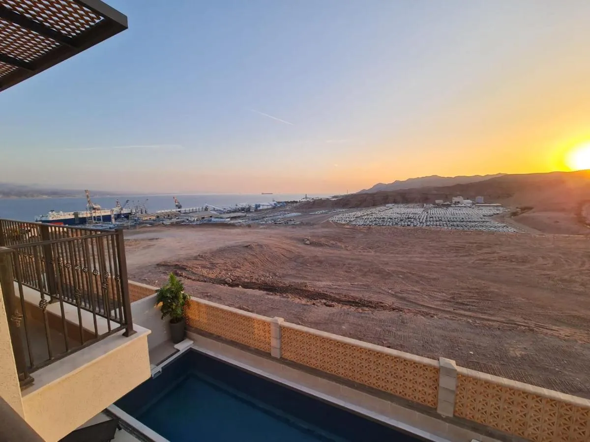 Image 6 of VILA ME
