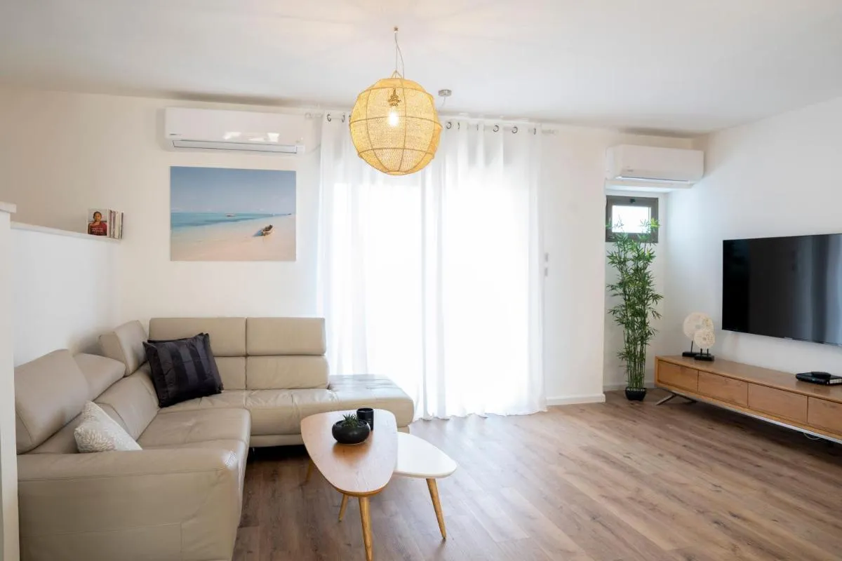 Image 4 of YANZ APARTMENT