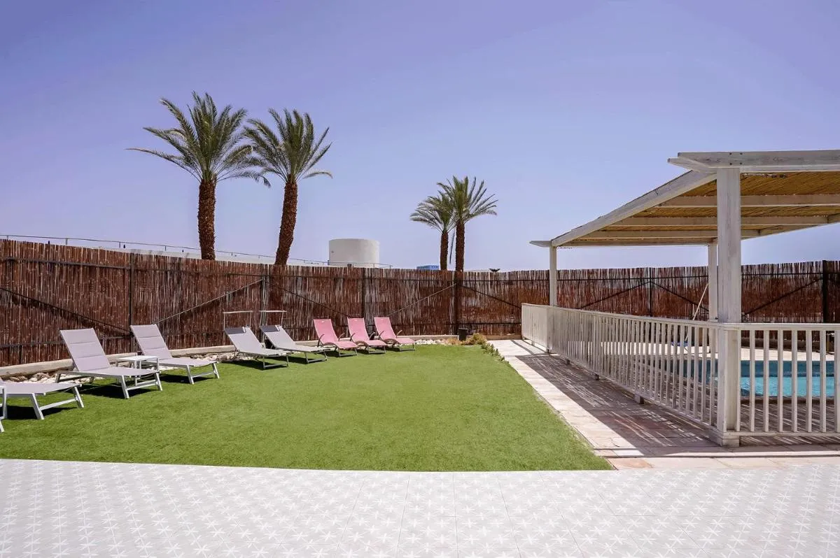 Image 5 of YalaRent Cliff side villa with private pool