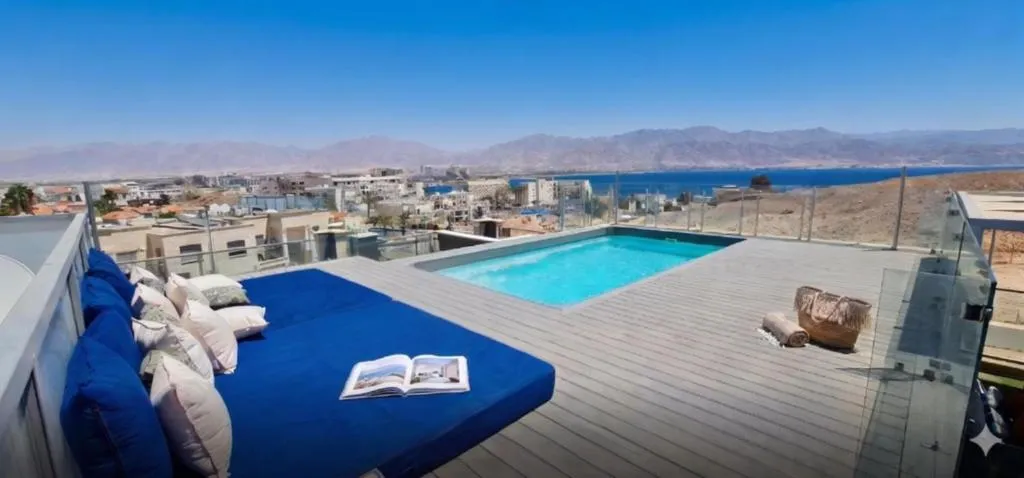 3 bdr Penthouse with sea view pool – By Amdar Holiday Apartments