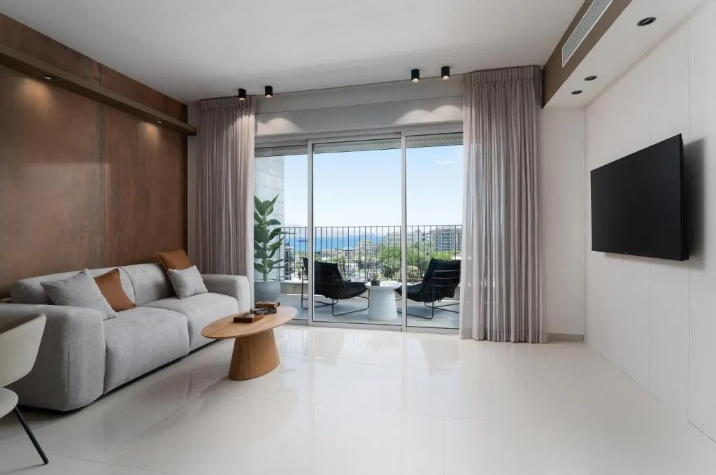 Hatmarim Sun And View
