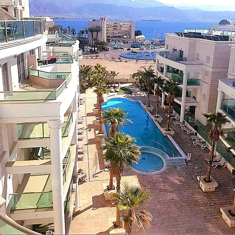 Milana’s Deluxe with big patio and pool
