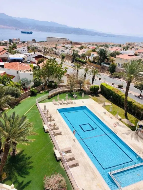 POOL VIEW 3BR Amdar residence
