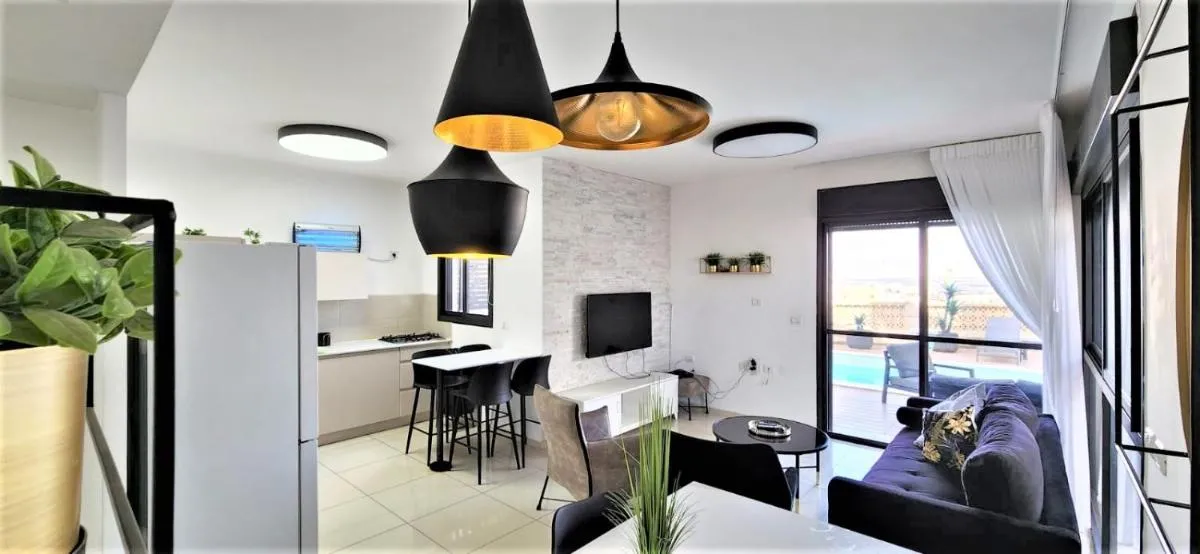 Image 4 of sea view & pool eilat